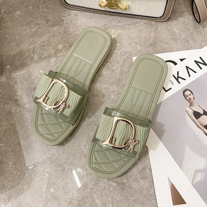 2021 New Slippers Women's Outer Wear Summer Transparent Sandals and Slippers Fashion Metal Buckle Flip Flops Leisure Vacation Be
2021 New Slippers Women's Outer Wear Summer Transparent Sandals and Slippers Fashion Metal Buckle Flip Flops Leisure Vacation Be