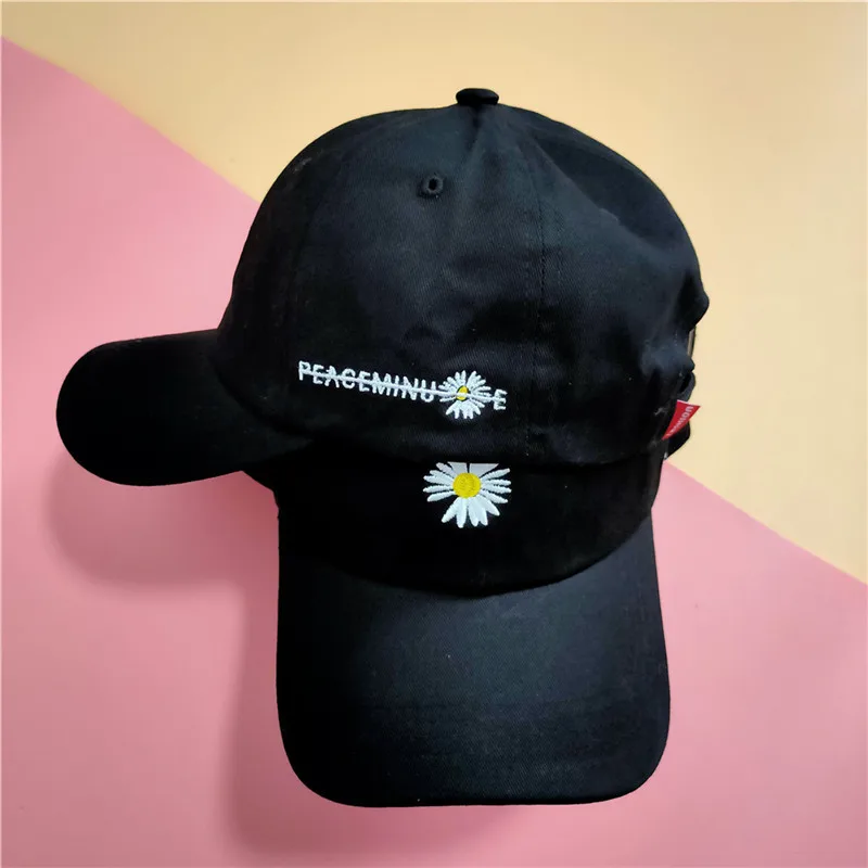 KPOP G-Dragon Embroidery Daisy Baseball Cap Visor Peaceminusone Unisex Accessories
KPOP G-Dragon Embroidery Daisy Baseball Cap Visor Peaceminusone Unisex Accessories