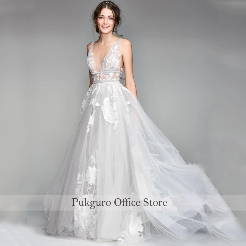 Lace Appliques Wedding Dress 2022 V-Neck Backless A-Line Tulle Wedding Dress Bridal Dress Vestidos De Novia Custom Made
Lace Appliques Wedding Dress 2022 V-Neck Backless A-Line Tulle Wedding Dress Bridal Dress Vestidos De Novia Custom Made