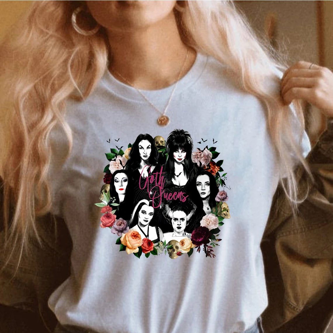 Футболка Goth Queen s, графическая футболка Elvira Vampira Lily Morticia Frankenstein, королева ужасов, унисекс готические футболки, топы на Хэллоуин
Футболка Goth Queen s, графическая футболка Elvira Vampira Lily Morticia Frankenstein, королева ужасов, унисекс готические футболки, топы на Хэллоуин