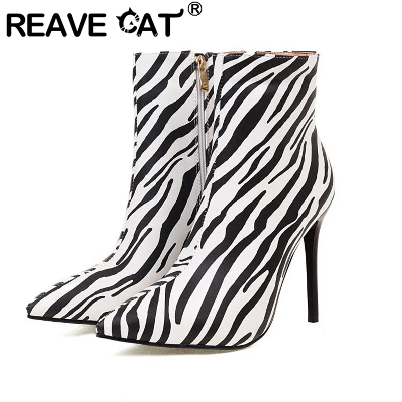 Женские ботинки до середины икры REAVE CAT, модные зимние полусапожки на тонком высоком каблуке с острым носком и молнией, блестящие черные сапо... 
Женские ботинки до середины икры REAVE CAT, модные зимние полусапожки на тонком высоком каблуке с острым носком и молнией, блестящие черные сапо...