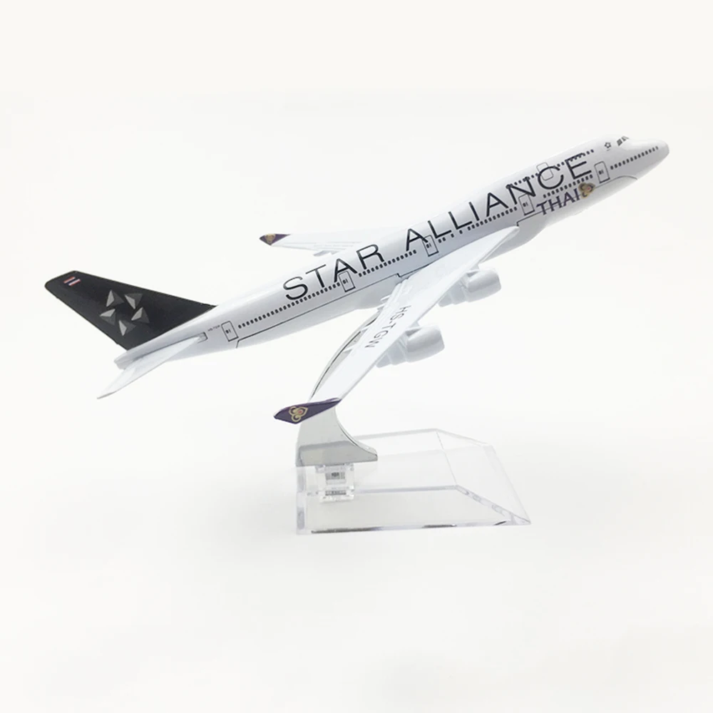 

1/400 Scale Alloy Aircraft Boeing 747 THAI Star Alliance 16cm Plane B747 Model Toys Decoration Children Gift Collection