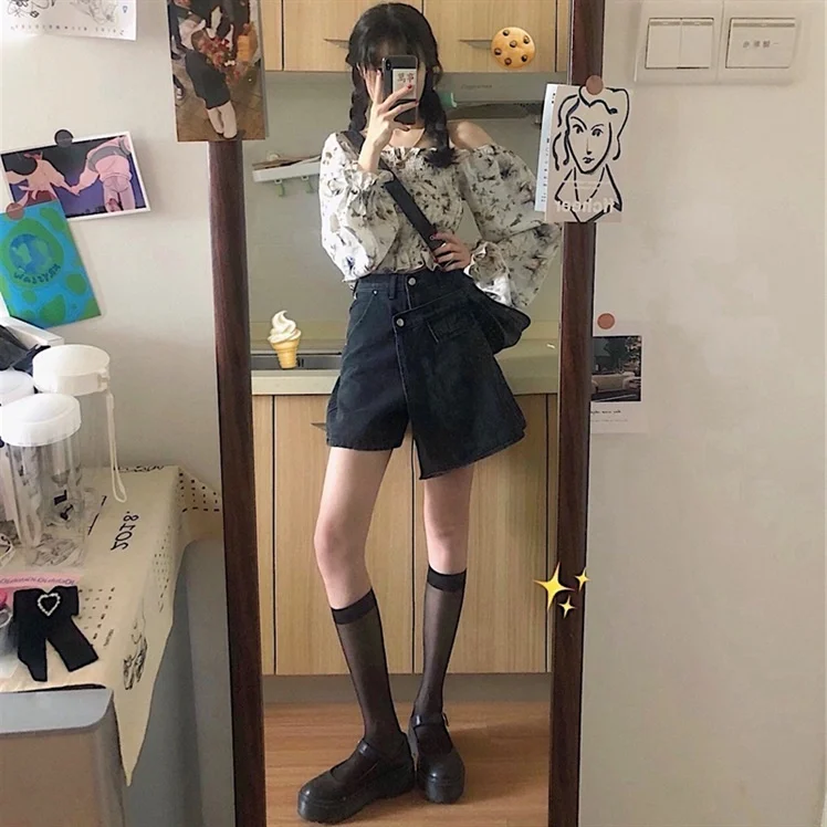 Black Denim Shorts Women's 2021 New Summer Thin Fashionable Ins High Waist Straight Loose Slimming A- line Pantskirt
Black Denim Shorts Women's 2021 New Summer Thin Fashionable Ins High Waist Straight Loose Slimming A- line Pantskirt