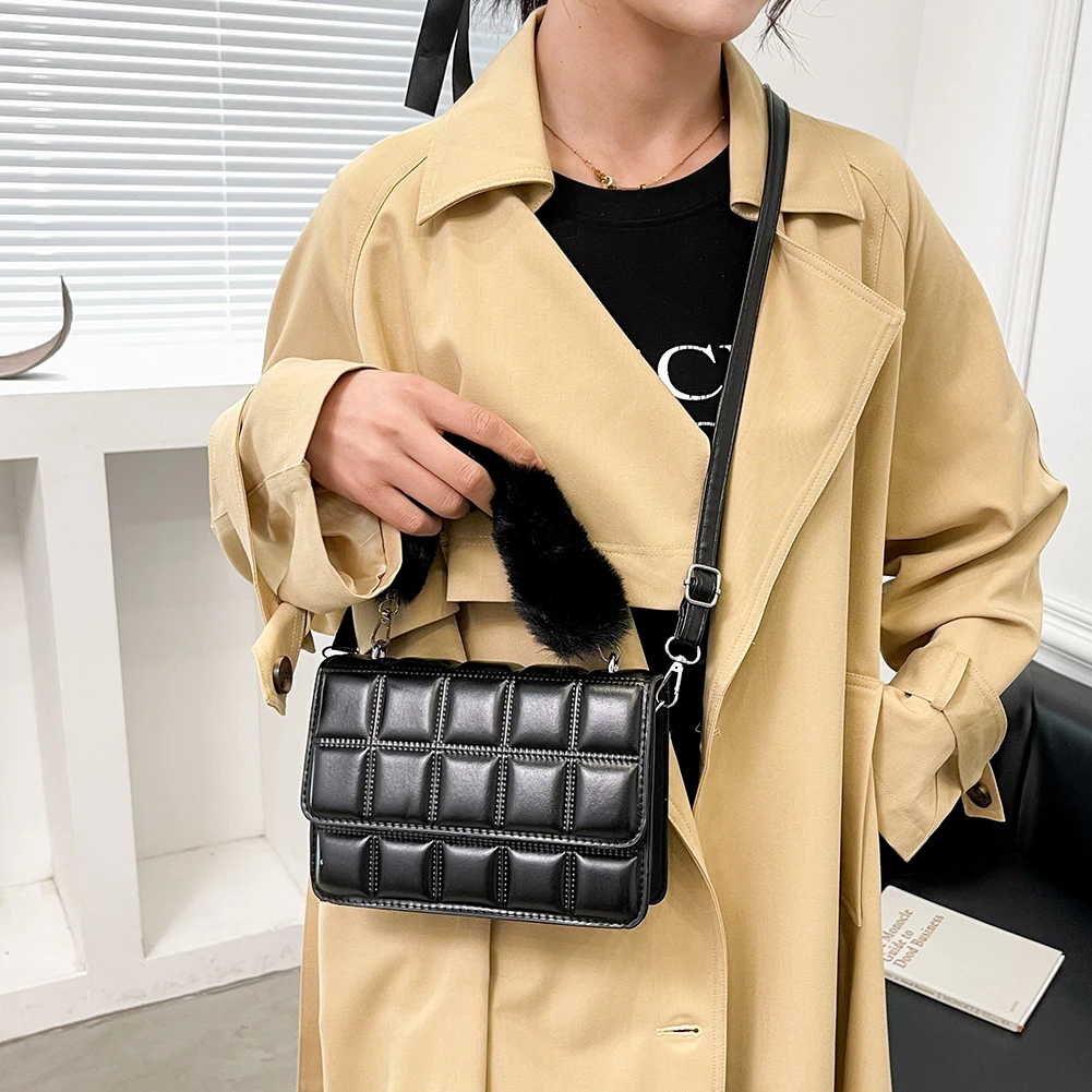 Women's Bag PU Leather Lattice Crossbody Shoulder Bag Plush Strap Embossing Handbag Lattice Pattern Casual Travel Shoulder Bags
Women's Bag PU Leather Lattice Crossbody Shoulder Bag Plush Strap Embossing Handbag Lattice Pattern Casual Travel Shoulder Bags