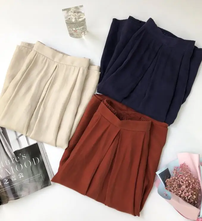 Copper ammonia half skirt 2021 early spring three-color texture delicate and drape elastic waist skirt
Copper ammonia half skirt 2021 early spring three-color texture delicate and drape elastic waist skirt