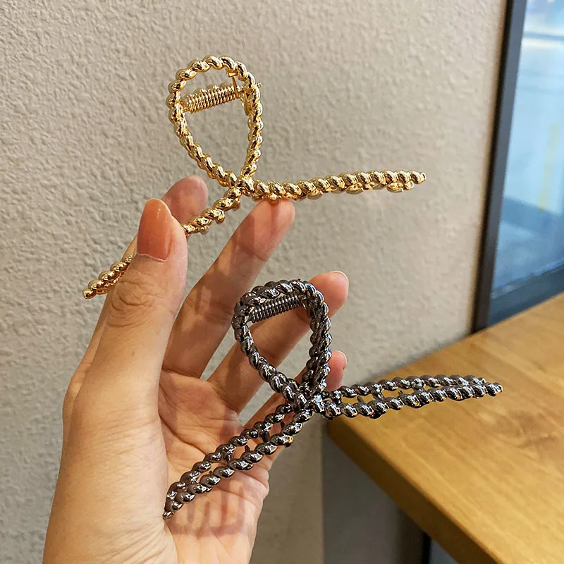 2021 New Women Elegant Gold Silver Hollow Geometric Metal Hair Claw Vintage Hair Clips Headband Hairpin Fashion Hair Accessories
2021 New Women Elegant Gold Silver Hollow Geometric Metal Hair Claw Vintage Hair Clips Headband Hairpin Fashion Hair Accessories