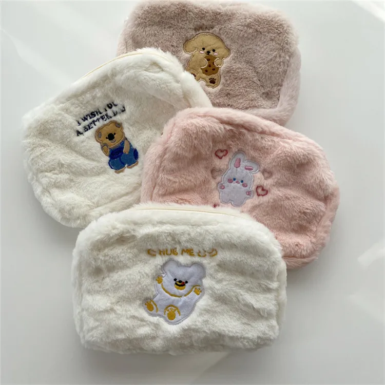 Japanese Kawaii Cosmetic Bag Girls Cartoon Embroidery Soft Faux Fur Handbags Plush Makeup Bag Pencil Case Make Up Pouch Purses
Japanese Kawaii Cosmetic Bag Girls Cartoon Embroidery Soft Faux Fur Handbags Plush Makeup Bag Pencil Case Make Up Pouch Purses