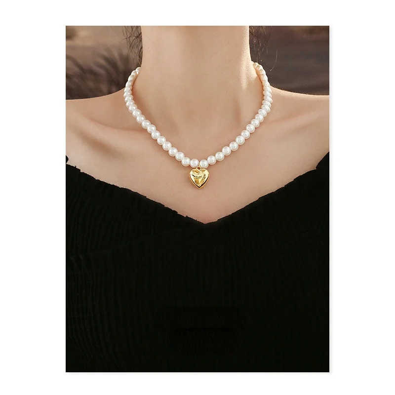 Antique Pearl Chain Necklace Love Pendant Charms Fashion Clavicle Chain Necklaces for Women Simple Personality Colar Feminino B
Antique Pearl Chain Necklace Love Pendant Charms Fashion Clavicle Chain Necklaces for Women Simple Personality Colar Feminino B