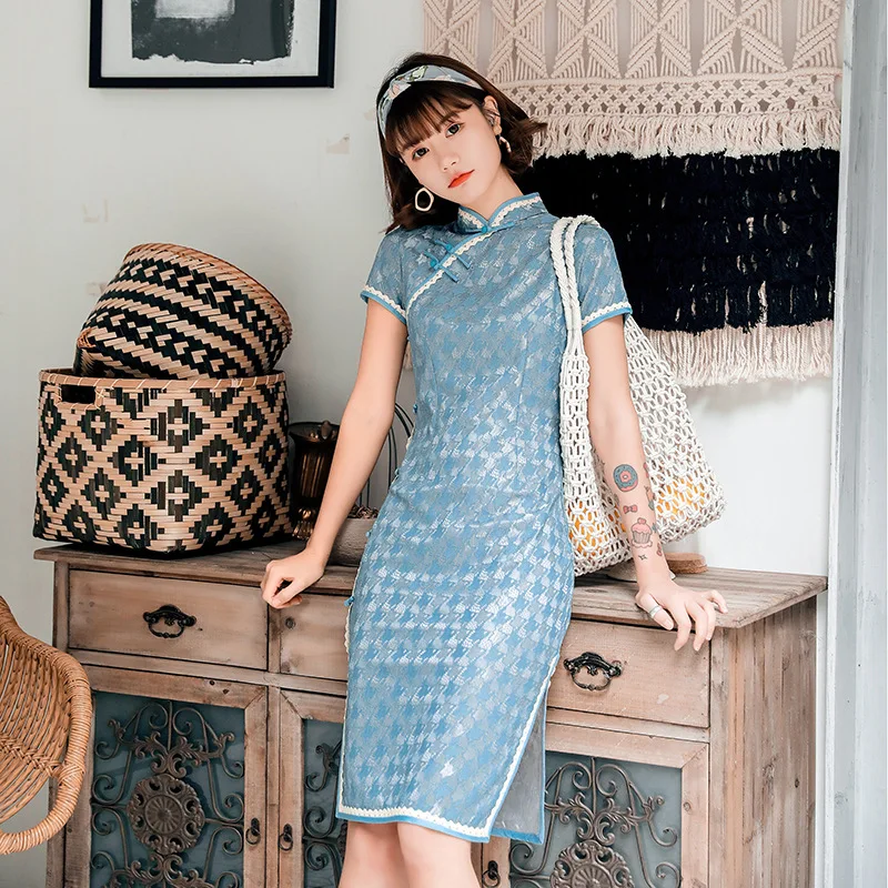 10 Color New Cheongsam Improvement Daily Split Dress Ladies Slim Lace Qipao Dresses Chinese Traditional Dress M-3XL
10 Color New Cheongsam Improvement Daily Split Dress Ladies Slim Lace Qipao Dresses Chinese Traditional Dress M-3XL