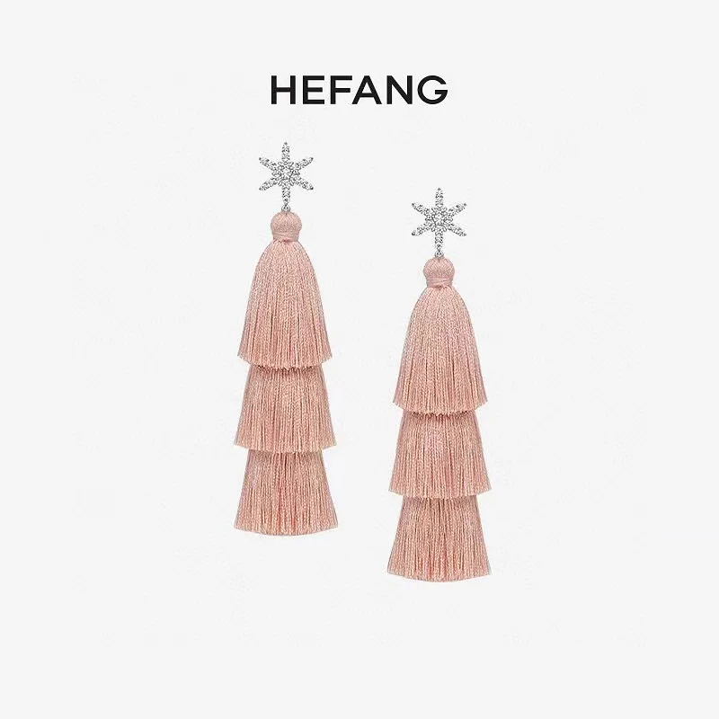 Plush snowflake Tassel Earrings S925 Sterling Silver micro inlaid zircon fashion women's exquisite Party style exquisite jewelry
Plush snowflake Tassel Earrings S925 Sterling Silver micro inlaid zircon fashion women's exquisite Party style exquisite jewelry