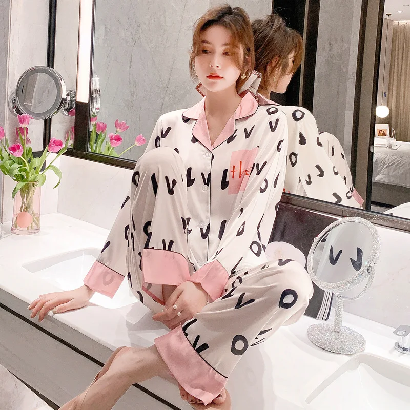 Women Print Letter 2PCS Rayon Pajamas Set Sexy Turn-down Collar Pyjamas Suit Underwear Sleepwear Spring New Loose Home Nightwear
Women Print Letter 2PCS Rayon Pajamas Set Sexy Turn-down Collar Pyjamas Suit Underwear Sleepwear Spring New Loose Home Nightwear