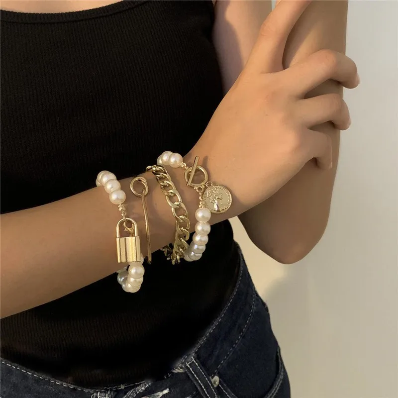 4Pcs/Lot Punk Imitation Pearls Lock Bracelet for Women Hip Hop Wedding Party Pendant Chunky Heavy Coin Bangles Jewelry
4Pcs/Lot Punk Imitation Pearls Lock Bracelet for Women Hip Hop Wedding Party Pendant Chunky Heavy Coin Bangles Jewelry