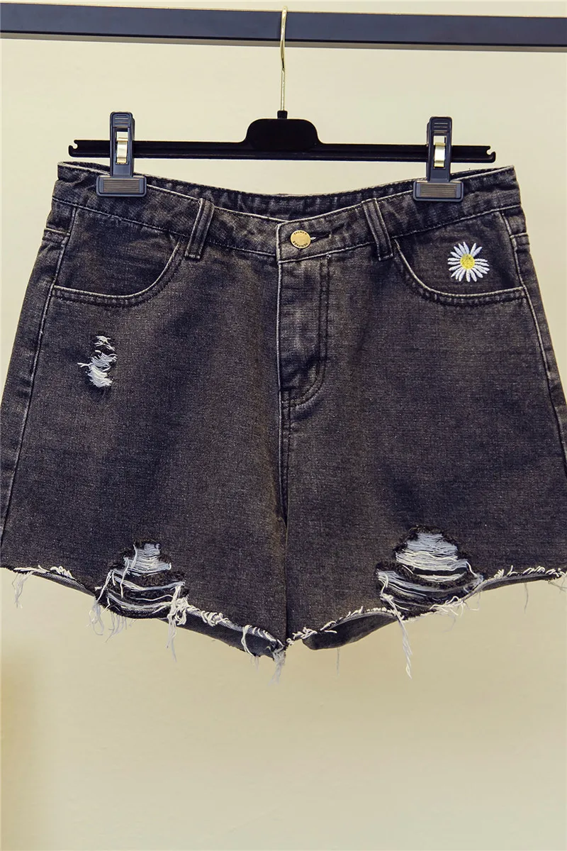 Houthion New Casual Denim Shorts Slim All-match Fashion Flower Embroidery Pocket Buttons Women's Clothing Summer
Houthion New Casual Denim Shorts Slim All-match Fashion Flower Embroidery Pocket Buttons Women's Clothing Summer