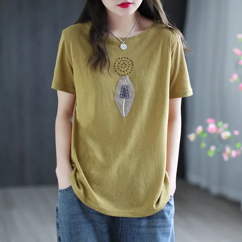 Summer Cotton T-shirt Women's New Loose Round Neck Retro Embroidery Patch Solid Color Wild Short-sleeved Shirt for Women
Summer Cotton T-shirt Women's New Loose Round Neck Retro Embroidery Patch Solid Color Wild Short-sleeved Shirt for Women