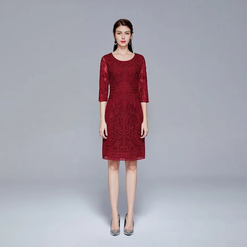 Винтажное платье-трапеция с круглым вырезом и коротким рукавом
Винтажное платье-трапеция с круглым вырезом и коротким рукавом