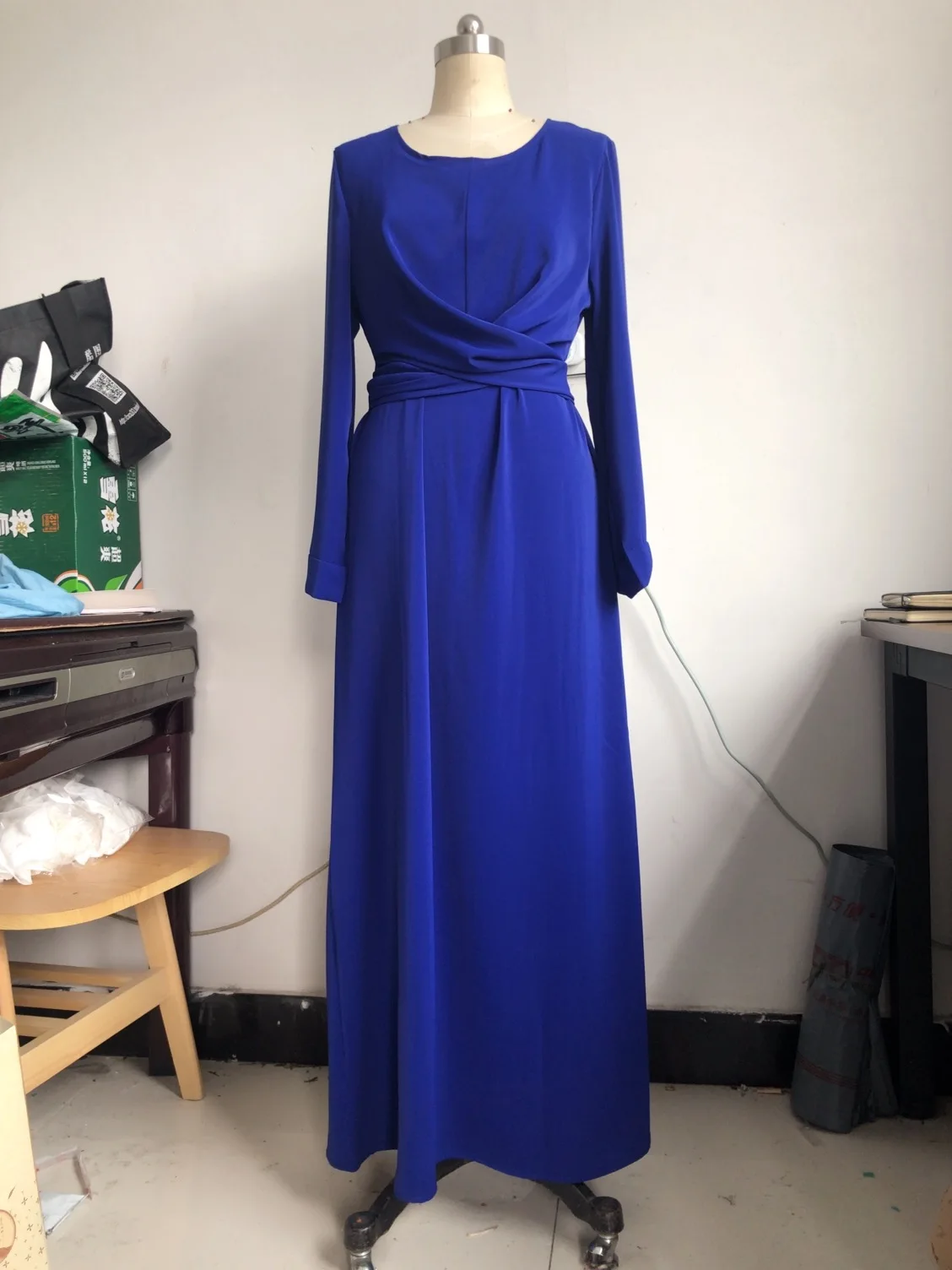 Fahion Muslimah fake two pieces Robe Musulmane Turkish Dubai fashion Silky Muslim kaftan Robe full length Worship Service abaya
Fahion Muslimah fake two pieces Robe Musulmane Turkish Dubai fashion Silky Muslim kaftan Robe full length Worship Service abaya