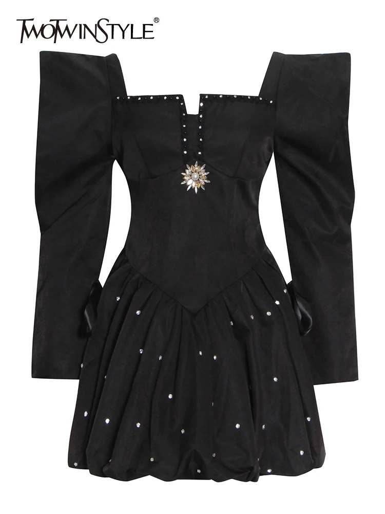 TWOTWINSTYLE Black Dress For Women Slim Square Collar Long Sleeve A Line Sexy Mini Dresses Female 2021 Autumn Fashion Clothes
TWOTWINSTYLE Black Dress For Women Slim Square Collar Long Sleeve A Line Sexy Mini Dresses Female 2021 Autumn Fashion Clothes