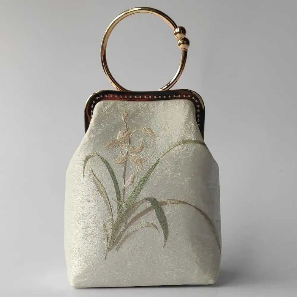 Finished gold bag retro Chinese style handbag banquet cheongsam Hanfu diagonal handbag
Finished gold bag retro Chinese style handbag banquet cheongsam Hanfu diagonal handbag