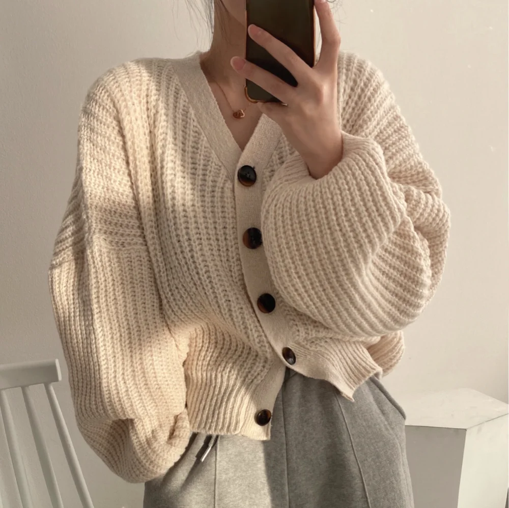 Knitted Cardigan Sweather Winter New Simple, And Versatile Lazy Pit Strip V-neck Candy Color Long Sleeve Sweater Coat Women
Knitted Cardigan Sweather Winter New Simple, And Versatile Lazy Pit Strip V-neck Candy Color Long Sleeve Sweater Coat Women