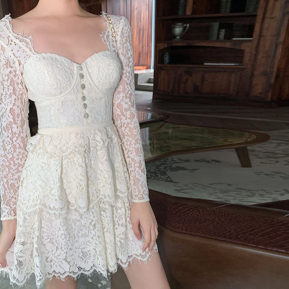 Heavy Industry Three-dimensional Lace Hollow Princess Dress Spring Retro Generous Collar Annual Party Banquet Dresses for Women
Heavy Industry Three-dimensional Lace Hollow Princess Dress Spring Retro Generous Collar Annual Party Banquet Dresses for Women