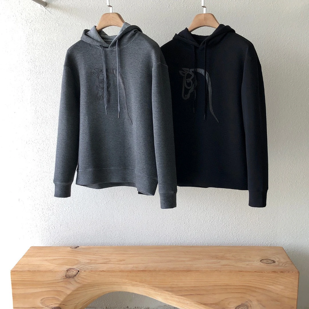 Andonaimi Horse Head Leather Embroidery Two-tone Air Cotton Round Tie Hooded Sweater Loose Men's Sports Top Ladies Clothes
Andonaimi Horse Head Leather Embroidery Two-tone Air Cotton Round Tie Hooded Sweater Loose Men's Sports Top Ladies Clothes