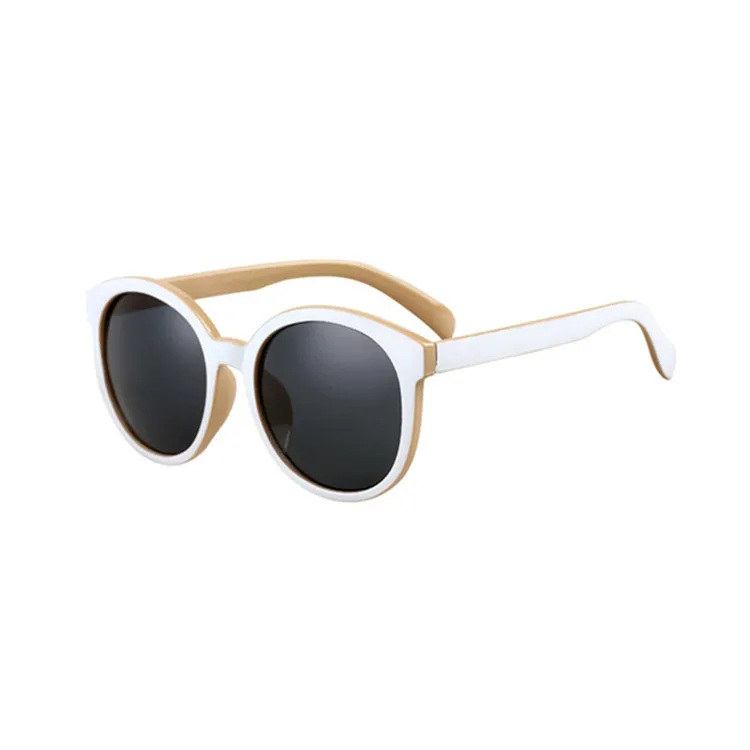 Polarized sunglasses Korean version of the new female trendy net red with the same retro round glasses white big frame
Polarized sunglasses Korean version of the new female trendy net red with the same retro round glasses white big frame