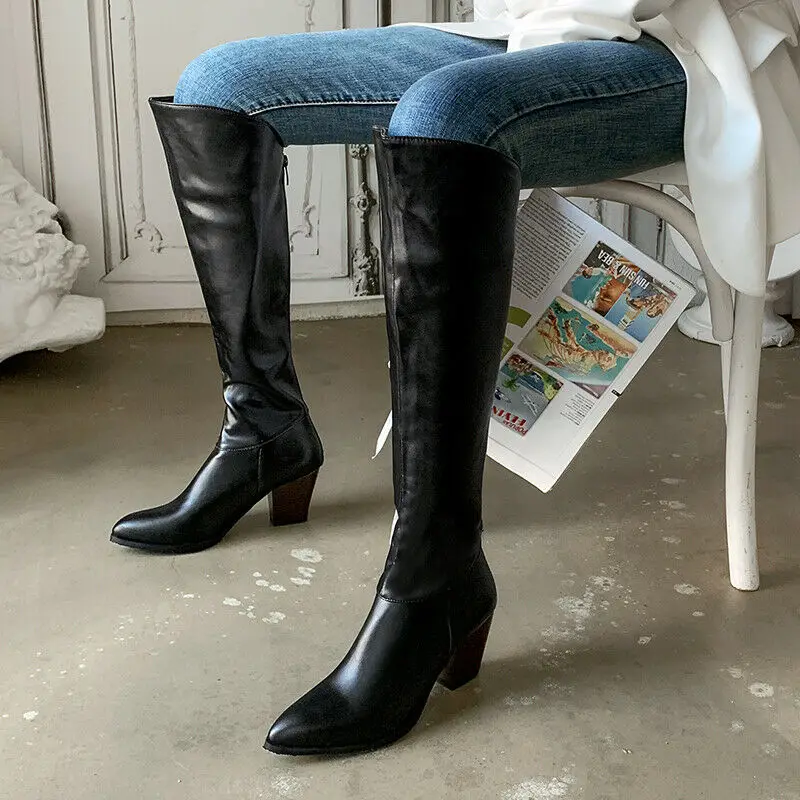 Женские сапоги до колена на блочном каблуке с острым носком 
Женские сапоги до колена на блочном каблуке с острым носком