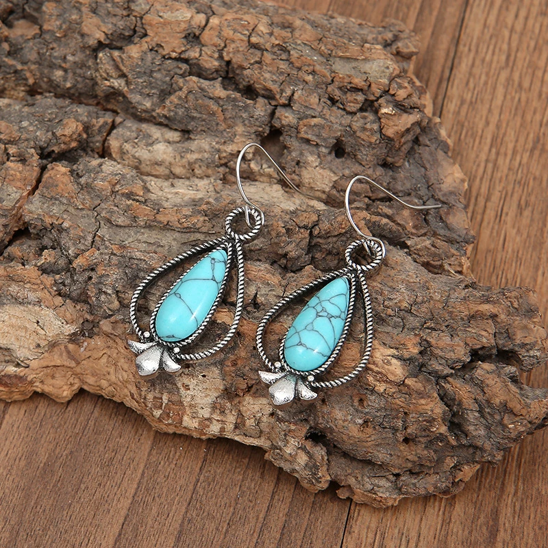 Bohemian Style Exquisite Turquoises Earrings Simple Retro Hollow Water Drop Shape Earrings Women's Jewelry Best Gifts
Bohemian Style Exquisite Turquoises Earrings Simple Retro Hollow Water Drop Shape Earrings Women's Jewelry Best Gifts