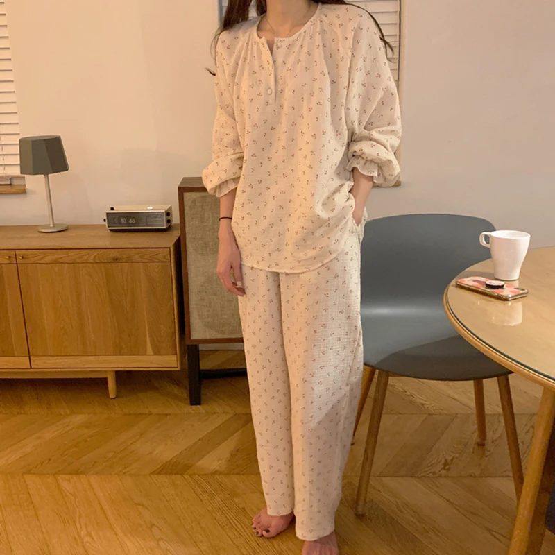 Autumn Soft Simple Home Service Cherry Print Kawaii Pajamas Women Long Sleeve Tops+pants Suits Sleepwear Ruffle Pullover Sweet
Autumn Soft Simple Home Service Cherry Print Kawaii Pajamas Women Long Sleeve Tops+pants Suits Sleepwear Ruffle Pullover Sweet