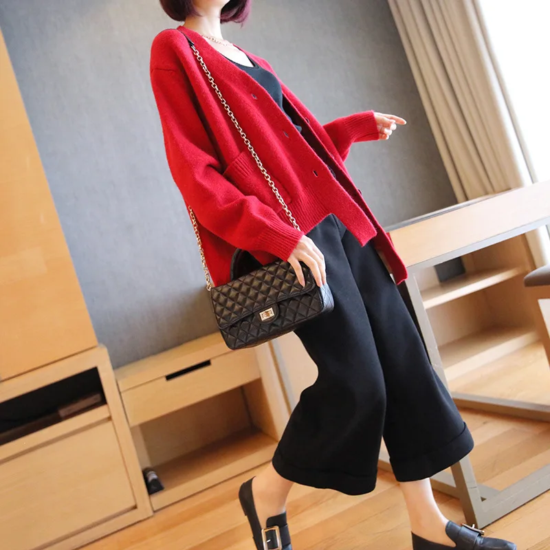 Loose temperament short paragraph sweater coat female Korean autumn and winter 2019 new women's thick long-sleeved knit cardigan 
Loose temperament short paragraph sweater coat female Korean autumn and winter 2019 new women's thick long-sleeved knit cardigan