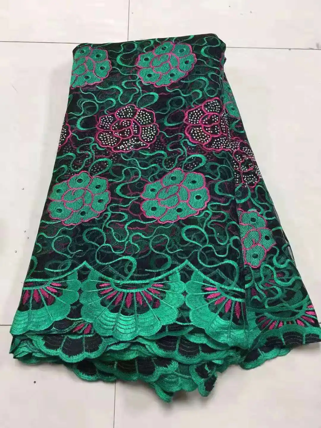 African Beaded Lace Fabric Embroidered Nigerian Laces Fabric 2021 High Quality Gold French Tulle Lace Fabric for Women ZA132
African Beaded Lace Fabric Embroidered Nigerian Laces Fabric 2021 High Quality Gold French Tulle Lace Fabric for Women ZA132