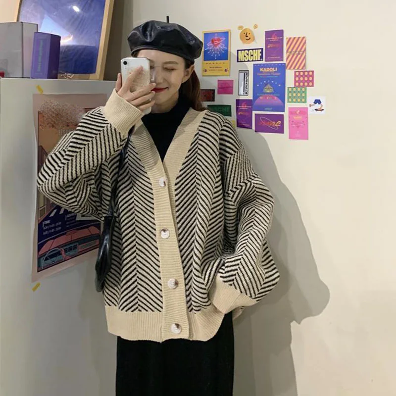 Lucyever Casual Striped Cardigan Sweaters Women 2022 Spring Korean Big Botton Blouses Woman Wild Loose-fitting Sweater mujer
Lucyever Casual Striped Cardigan Sweaters Women 2022 Spring Korean Big Botton Blouses Woman Wild Loose-fitting Sweater mujer