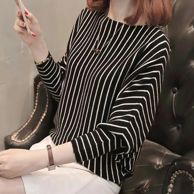 Autumn women's 2020 new fashion bat sleeve top women's long sleeve loose Korean knitted bottom sweater women's spring and Autumn
Autumn women's 2020 new fashion bat sleeve top women's long sleeve loose Korean knitted bottom sweater women's spring and Autumn
