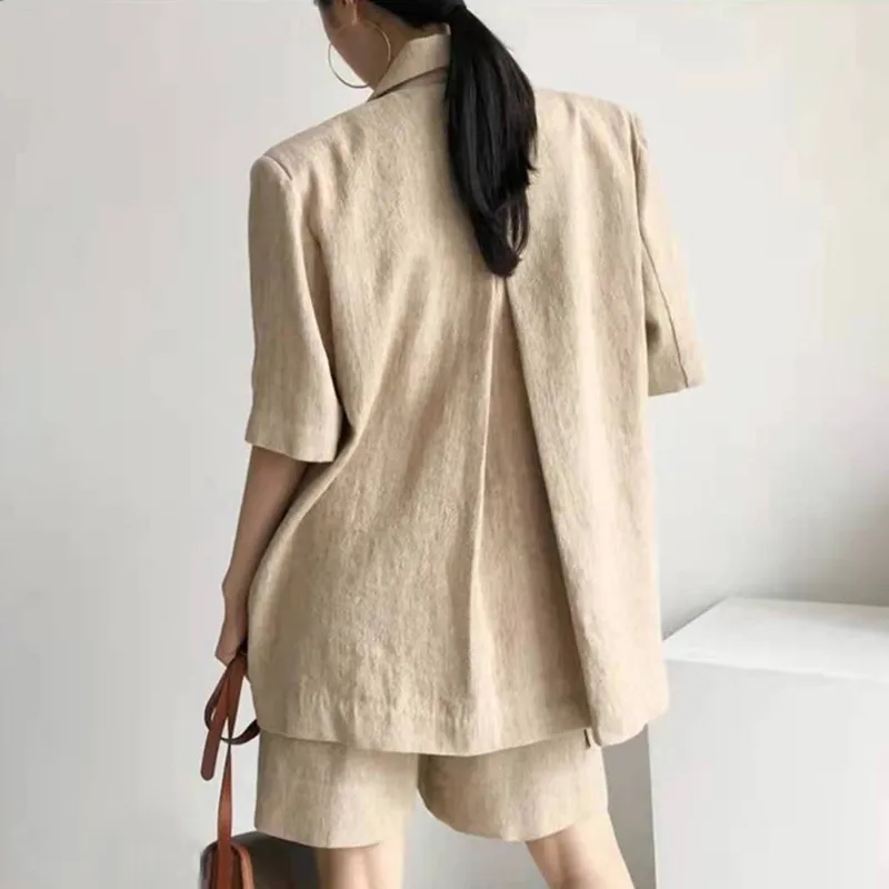 DEAT Two-piece Shorts And Tops 2021 New Notched Short Sleeve Solid Color Pockets Single Breasted Women Fashion Tide Summer 7E538 
DEAT Two-piece Shorts And Tops 2021 New Notched Short Sleeve Solid Color Pockets Single Breasted Women Fashion Tide Summer 7E538