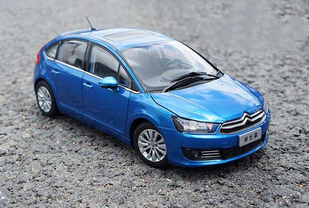 1/18 масштаб Citroen C-Quatre 2012, голубая литая модель автомобиля, коллекция игрушек, подарок
1/18 масштаб Citroen C-Quatre 2012, голубая литая модель автомобиля, коллекция игрушек, подарок