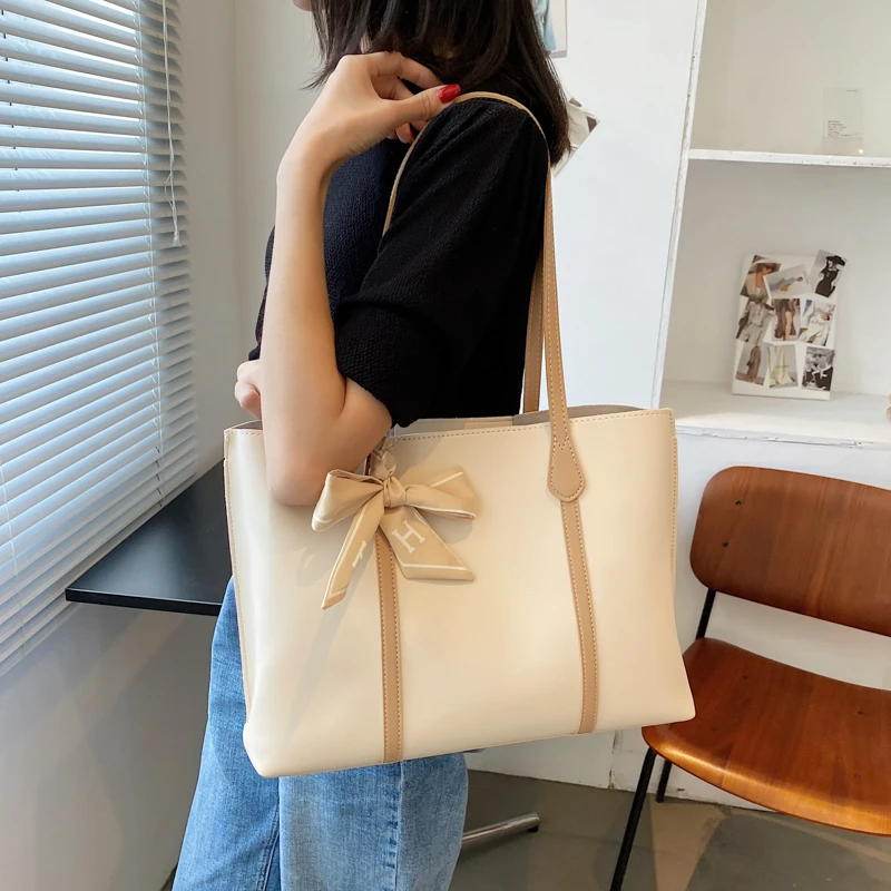 New Design Women Backpack Bag 2021 Elegant Ladies Double Shoulder Bag Large Capacity Girls Backpack Shoulder Bag 
New Design Women Backpack Bag 2021 Elegant Ladies Double Shoulder Bag Large Capacity Girls Backpack Shoulder Bag