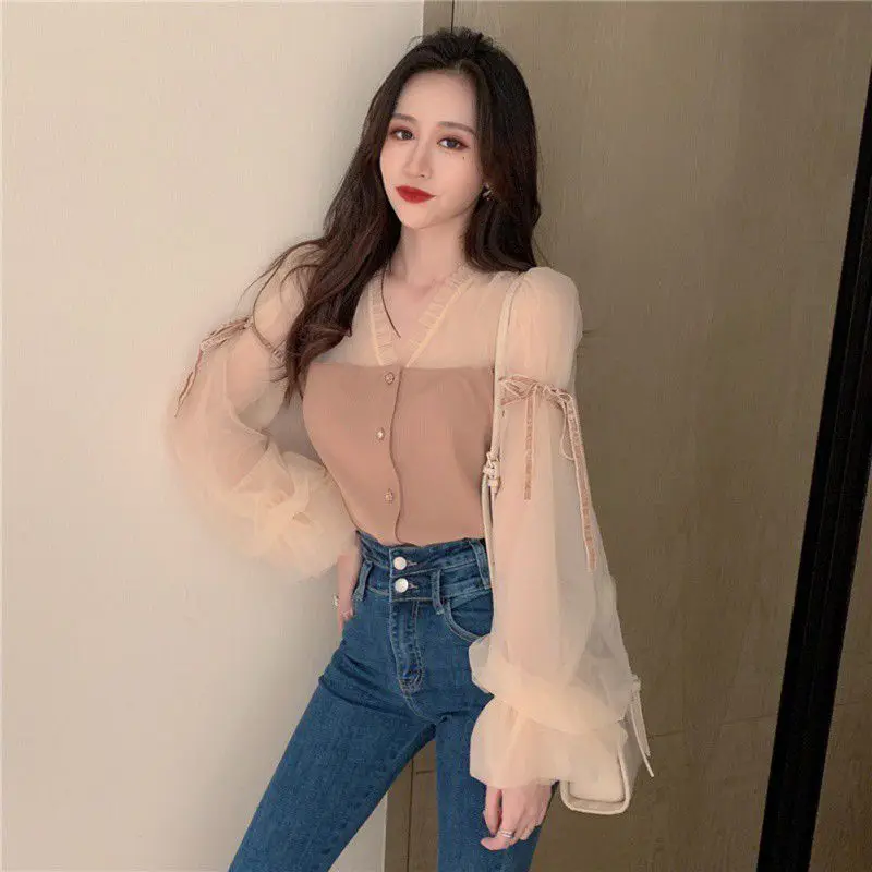 Women's Palace Style Mesh Stitching Shows Thin BatwingSleeve Shirt Stitching V-Neck Bow Light Breathable Fashion Elegant Tops
Women's Palace Style Mesh Stitching Shows Thin BatwingSleeve Shirt Stitching V-Neck Bow Light Breathable Fashion Elegant Tops