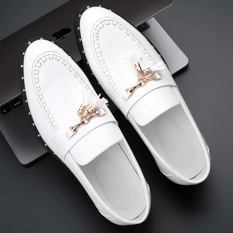 New Shiny Small Leather Shoes Slip-on Lazy Flats Trendy Leisure Business Gentleman Footwear Classic Metal Fringe Fashion Shoes
New Shiny Small Leather Shoes Slip-on Lazy Flats Trendy Leisure Business Gentleman Footwear Classic Metal Fringe Fashion Shoes