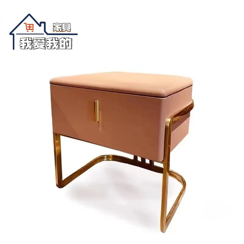 Light Luxury Solid Wood Bedside Cabinet Modern Minimalist Leather Surface Gilded Metal Bedroom Bedside Cabinet Storage Cabinet
Light Luxury Solid Wood Bedside Cabinet Modern Minimalist Leather Surface Gilded Metal Bedroom Bedside Cabinet Storage Cabinet