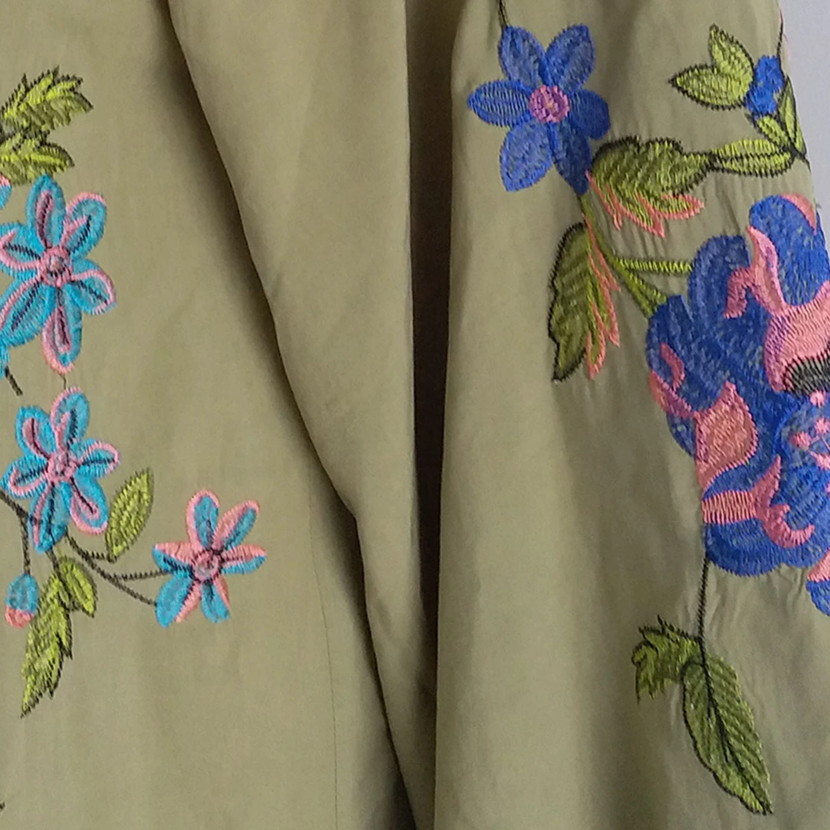 National Ethnic Loose Long Jacket Women 2020 Summer Long Sleeve Floral Embroidery Cardigan Boho Beach Hippie Cover Up Kimono
National Ethnic Loose Long Jacket Women 2020 Summer Long Sleeve Floral Embroidery Cardigan Boho Beach Hippie Cover Up Kimono
