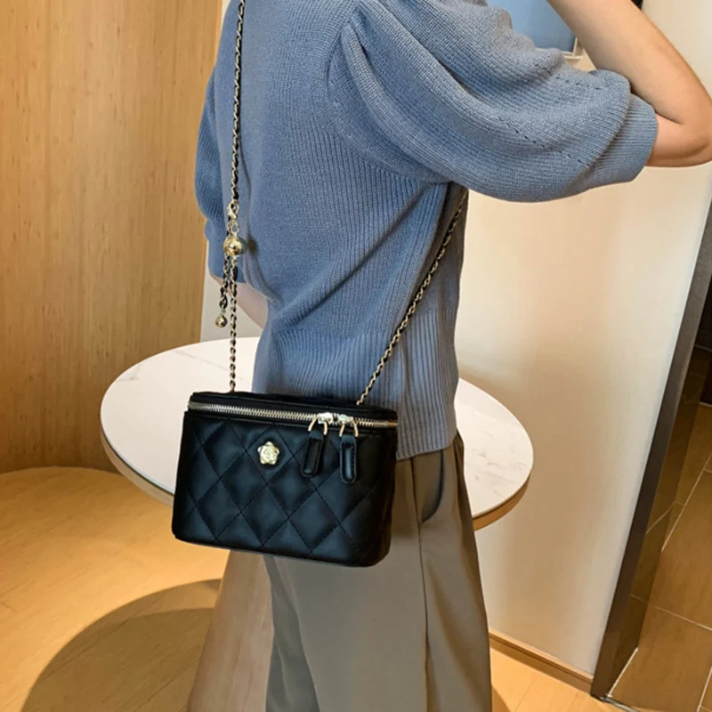 Hot Sell Huni New Style Handbag Fashion Shoulder Bag PU Casual Messenger Handbag Simple Atmosphere Chain Bags
Hot Sell Huni New Style Handbag Fashion Shoulder Bag PU Casual Messenger Handbag Simple Atmosphere Chain Bags