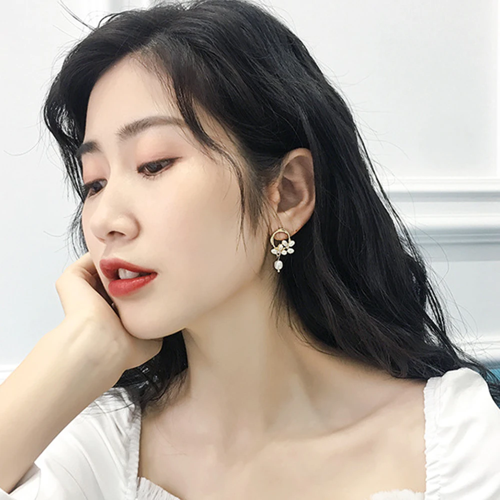 2021 New Design Fashion Women Stud Earrings Baroque Style Earrings Fashion Charm Temperament
2021 New Design Fashion Women Stud Earrings Baroque Style Earrings Fashion Charm Temperament