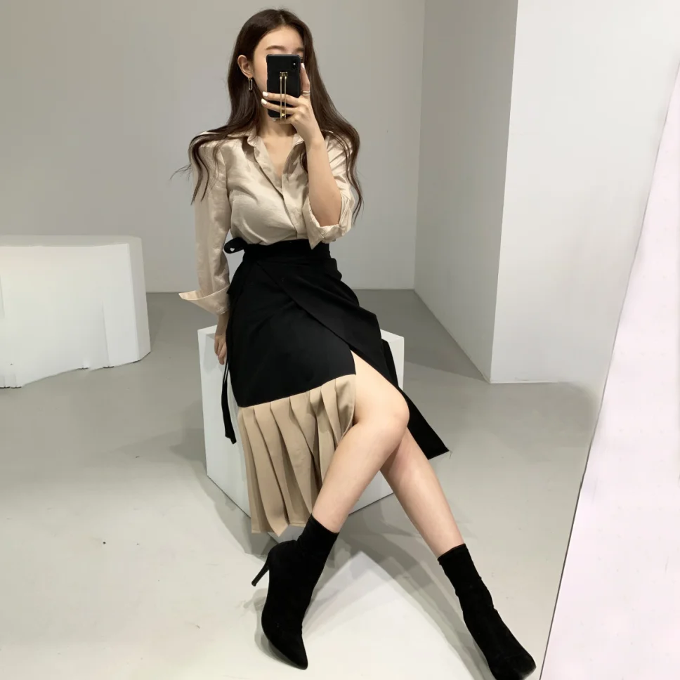 SuperAen 2021 Autumn New Glossy Loose Turn Down Collar Solid Shirt+contrast Patchwork Pleated Dress Two Pieces Sets
SuperAen 2021 Autumn New Glossy Loose Turn Down Collar Solid Shirt+contrast Patchwork Pleated Dress Two Pieces Sets