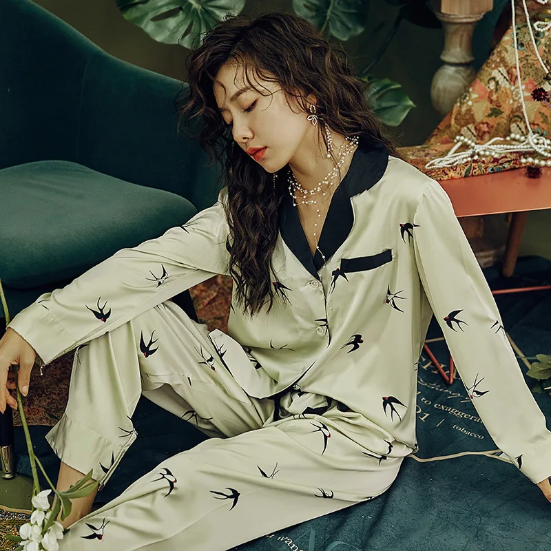 women sleepwear2021 spring and autumn new pajamas female imitation silk cartoon printing two-piece sleepwear women
women sleepwear2021 spring and autumn new pajamas female imitation silk cartoon printing two-piece sleepwear women
