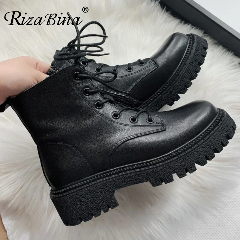 RizaBina 2022 Fashion Women Shoes Real Leather Ankle Boots Thick Heels Winter Short Boot Cool Ladies Footwear Size 35-40
RizaBina 2022 Fashion Women Shoes Real Leather Ankle Boots Thick Heels Winter Short Boot Cool Ladies Footwear Size 35-40