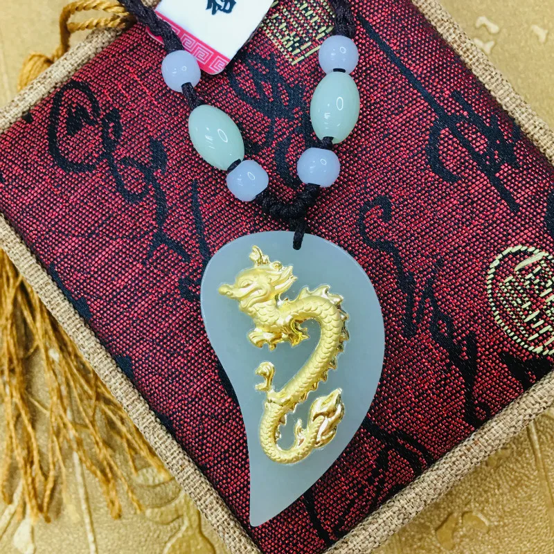 Send A-level certificate Large section of natural Hetian jade inlaid 24K gold dragon and phoenix heart-shaped pair of pendants w
Send A-level certificate Large section of natural Hetian jade inlaid 24K gold dragon and phoenix heart-shaped pair of pendants w