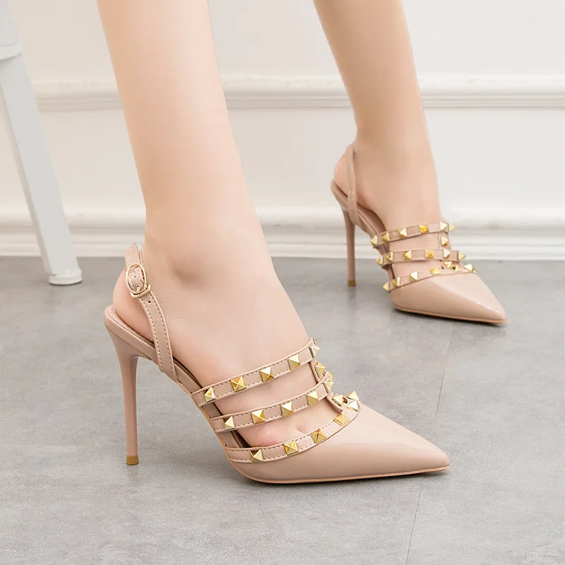2021 pointy Roman high heeled nightclub show thin rivet sandals thin up empty "women 's shoes
2021 pointy Roman high heeled nightclub show thin rivet sandals thin up empty "women 's shoes