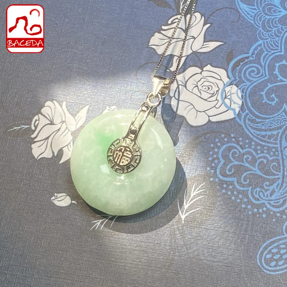 Натуральные кристаллы Jadeite ожерелье с веревочной цепочкой с коробкой Baceda
Натуральные кристаллы Jadeite ожерелье с веревочной цепочкой с коробкой Baceda
