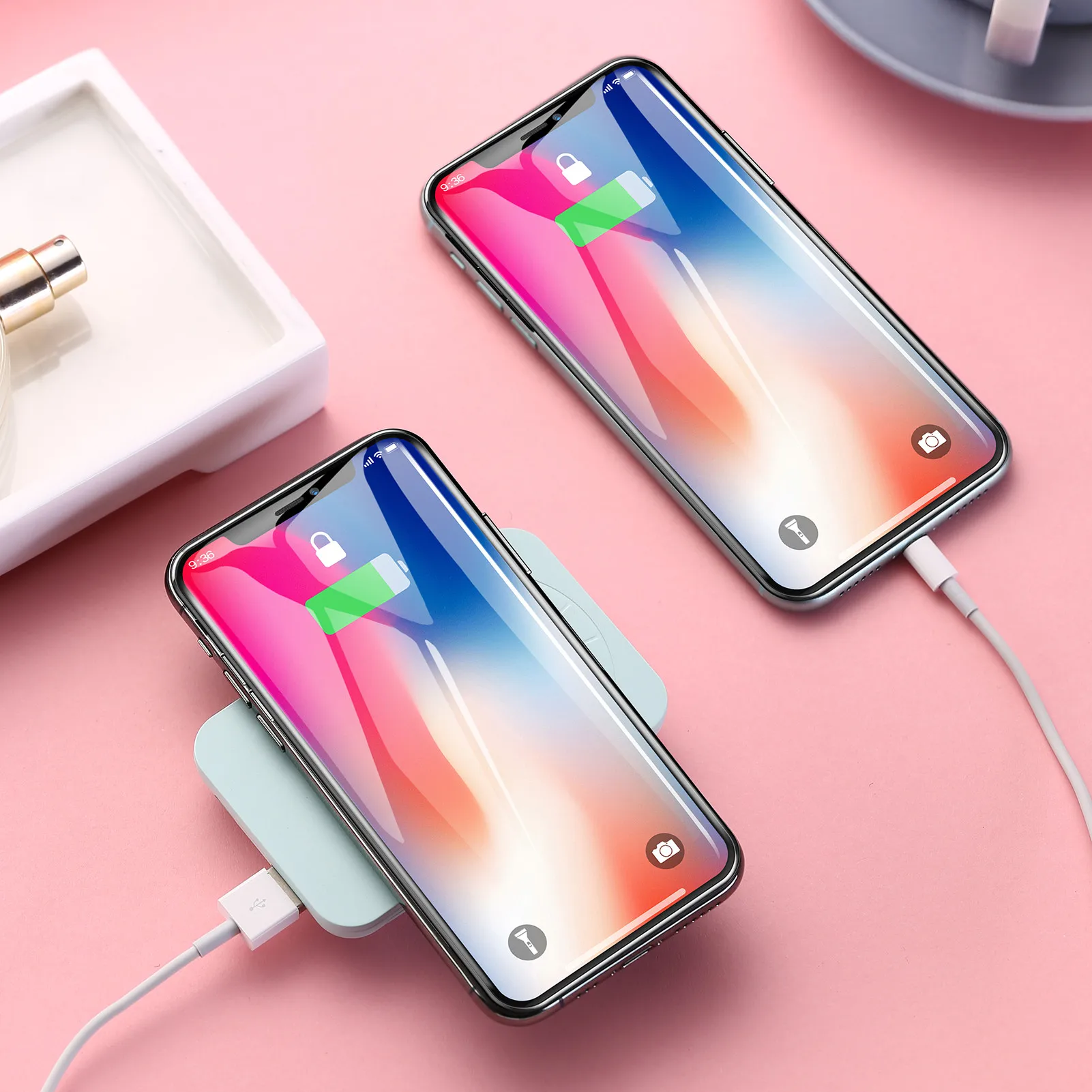 Mobile Power Supply Charging Power Bank For IPhone12 Magnetic Absorption Wireless Ring Charging Bracket Supply Phone Accessories
Mobile Power Supply Charging Power Bank For IPhone12 Magnetic Absorption Wireless Ring Charging Bracket Supply Phone Accessories
