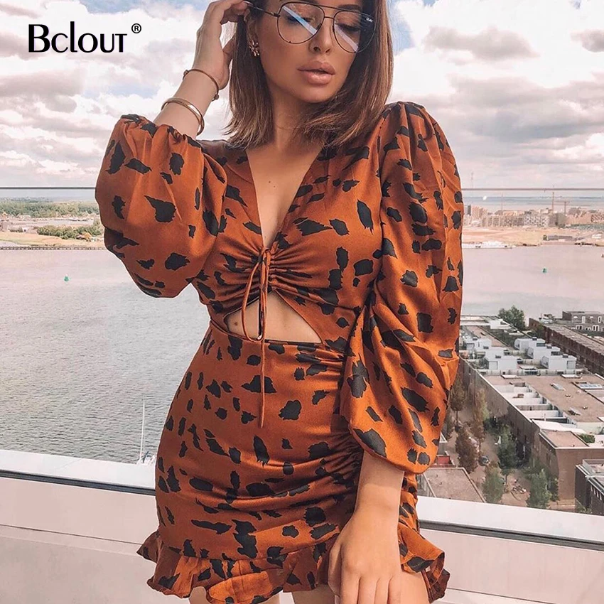 Drawstring Bow Puff Long Sleeve Short Dress V-Neck Ruffled Mini Women Dress Hollow Out Sexy Ladies Party Dresses Autumn 2019
Drawstring Bow Puff Long Sleeve Short Dress V-Neck Ruffled Mini Women Dress Hollow Out Sexy Ladies Party Dresses Autumn 2019